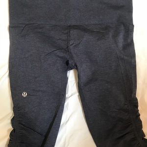 lululemon navy/gray cropped legging